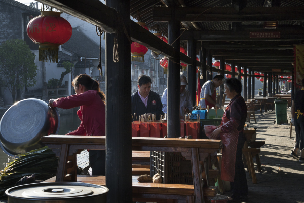 小鎮(zhèn)風情 8-2 鄭逸超.jpg