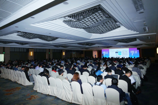 2019年14界经济峰会_...中国风险投资之父成思危在第二届诺贝尔奖经济学家中国峰会上作主...(3)