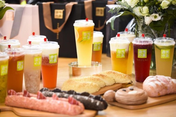 国潮来袭|“开挂”的奈雪的茶如何引领茶饮新国风？