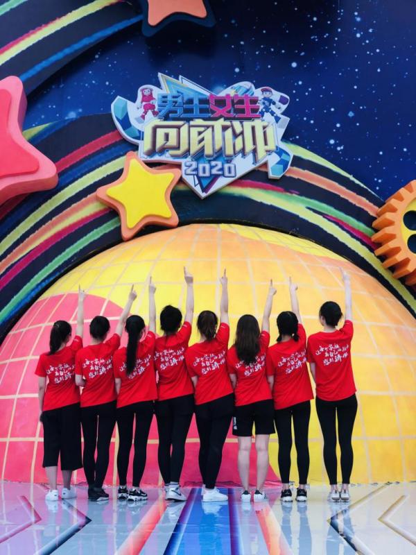 学霸君老师挑战“男生女生向前冲” 与你一起传递不懈拼搏精神