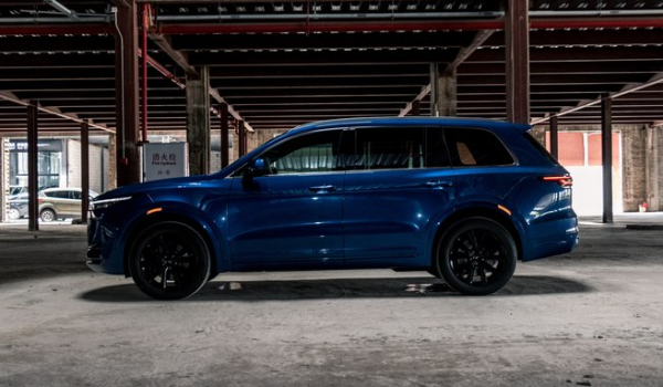 32.8万提车理想ONE汽车，气势不输路虎揽胜 续航800KM