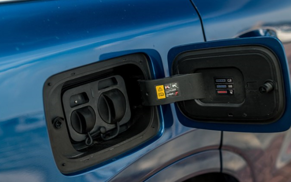 32.8万提车理想ONE汽车，气势不输路虎揽胜 续航800KM