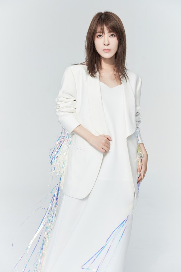 桂莹莹宣传照_副本.jpg 桂莹莹宣传照_副本.jpg